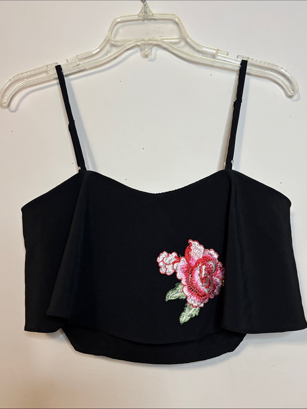 Black Floral Appliqué Ruffle Crop Cami Top Solaris style women’s medium - Picture 3 of 4